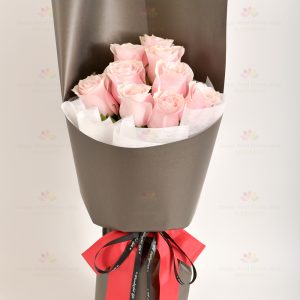 Beautiful wishes (9 Kenyan/Colombian top roses)