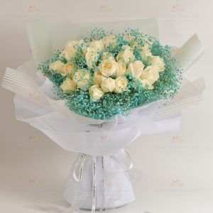 You are still you for 3 lives and 3 lives (33 white roses, blue gypsophila)