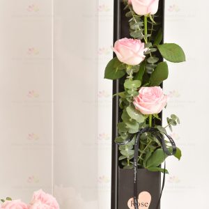 3 stems imported rose gift box (3 stems pink roses, eucalyptus)