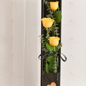 3 stems imported rose gift box (3 stems yellow roses, eucalyptus)