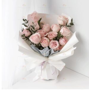 Sweet Goddess (16 pink roses, eucalyptus)