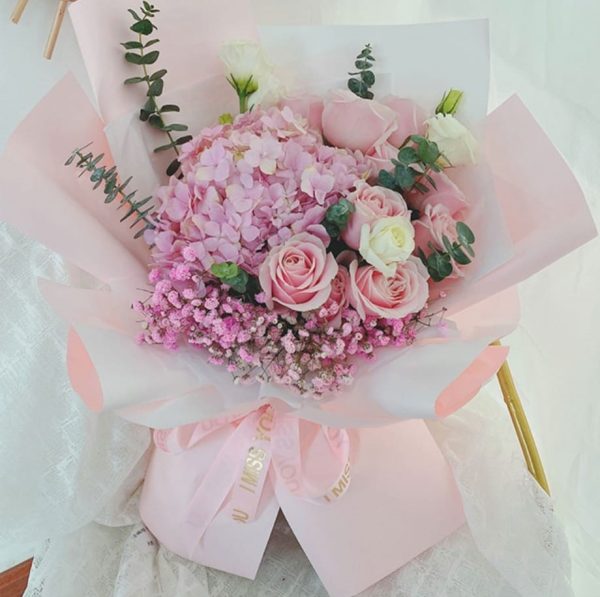 En is deep like the sea (imported pink rose, white orange hard, pink hydrangea, pink gypsophila, eucalyptus)